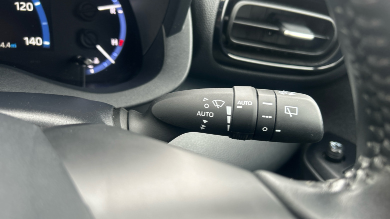 Toyota Yaris Cross 1.5 Hybrid Design 5dr CVT Hybrid Estate